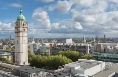 英国大学毕业生薪资水平，剑桥竟然没进前三！